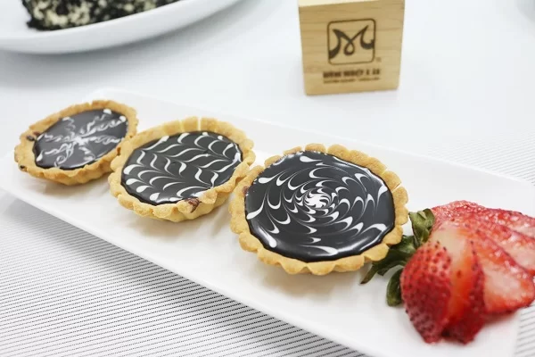 Khám phá cách làm bánh tart chocolate cà phê DIKEDO thơm ngon với sự hòa quyện hoàn hảo giữa chocolate và cà phê, dễ thực hiện tại nhà.
