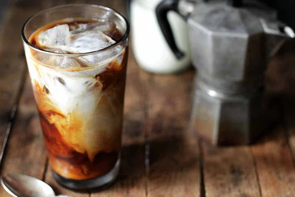 Cold Brew sữa tươi với lớp màu đẹp mắt